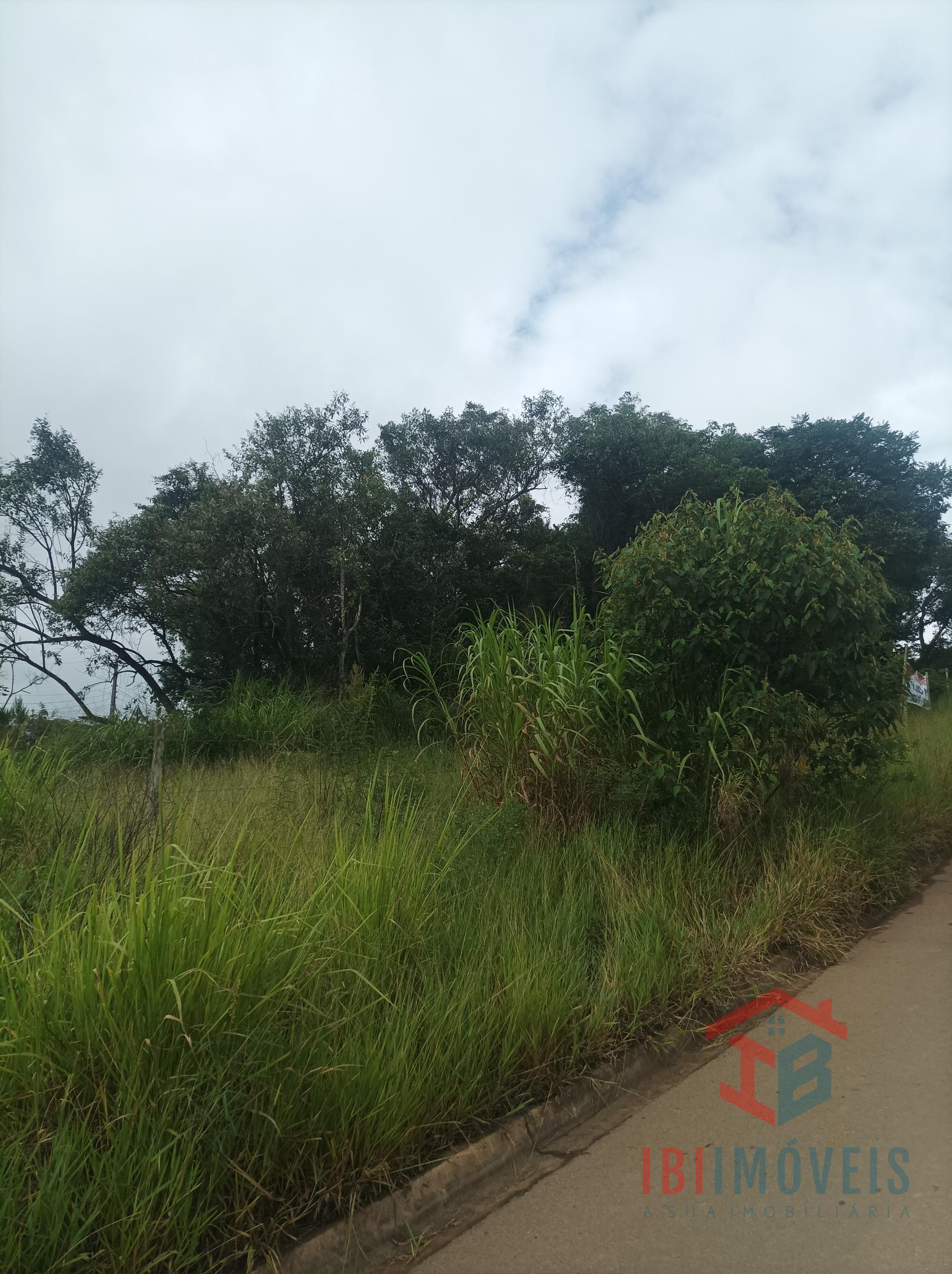 TERRENO COM 1.872 m , OPORTUNIDADE EM IBIÚNA 